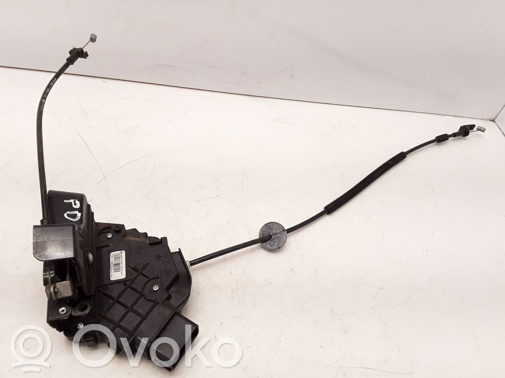 Ford Focus Priekšpusē slēdzene 