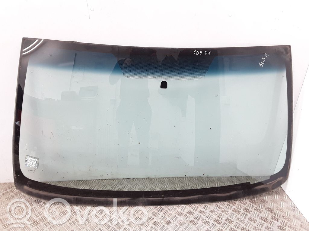 Priekinis stiklas   DOT15,AS1,M11