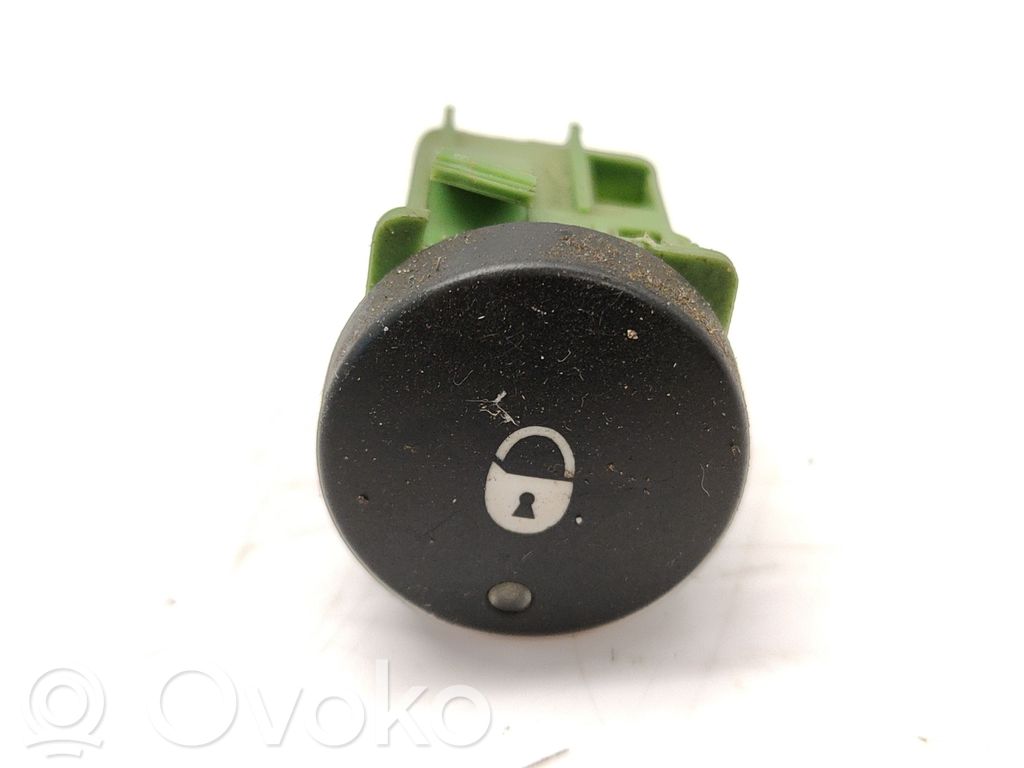 Peugeot Partner Central locking switch button 