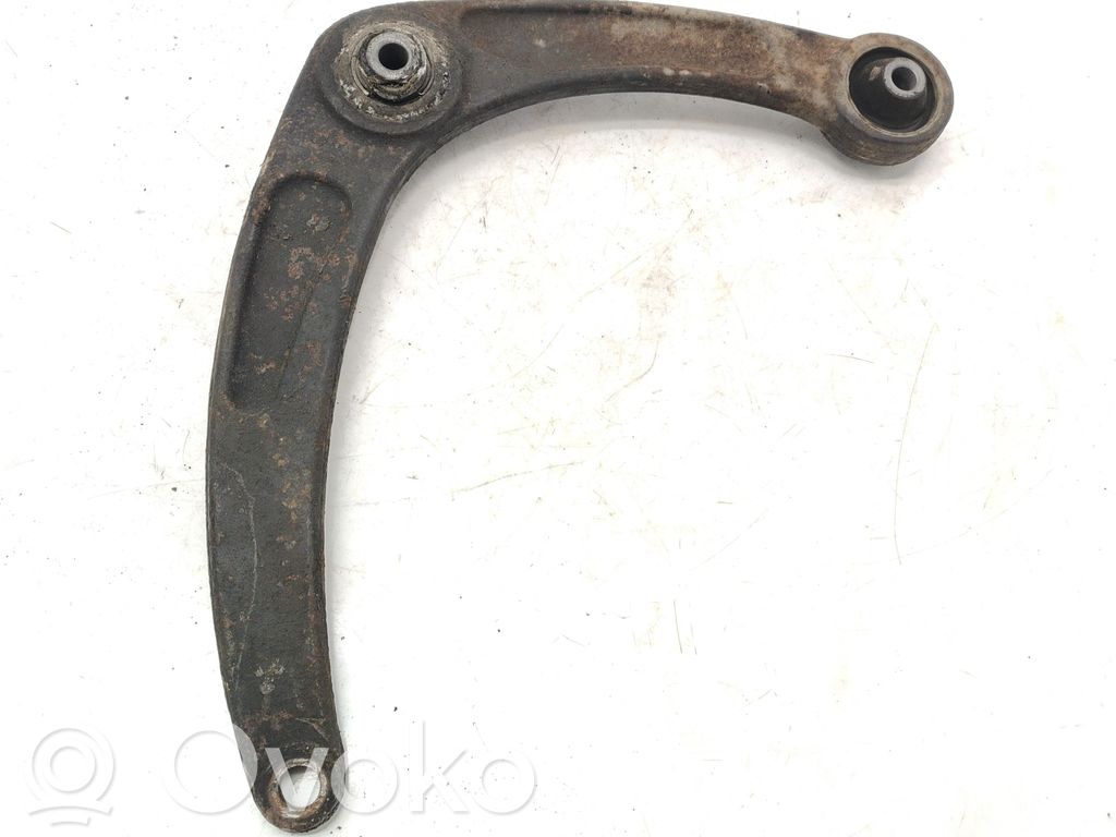 Peugeot 307 Front lower control arm/wishbone 