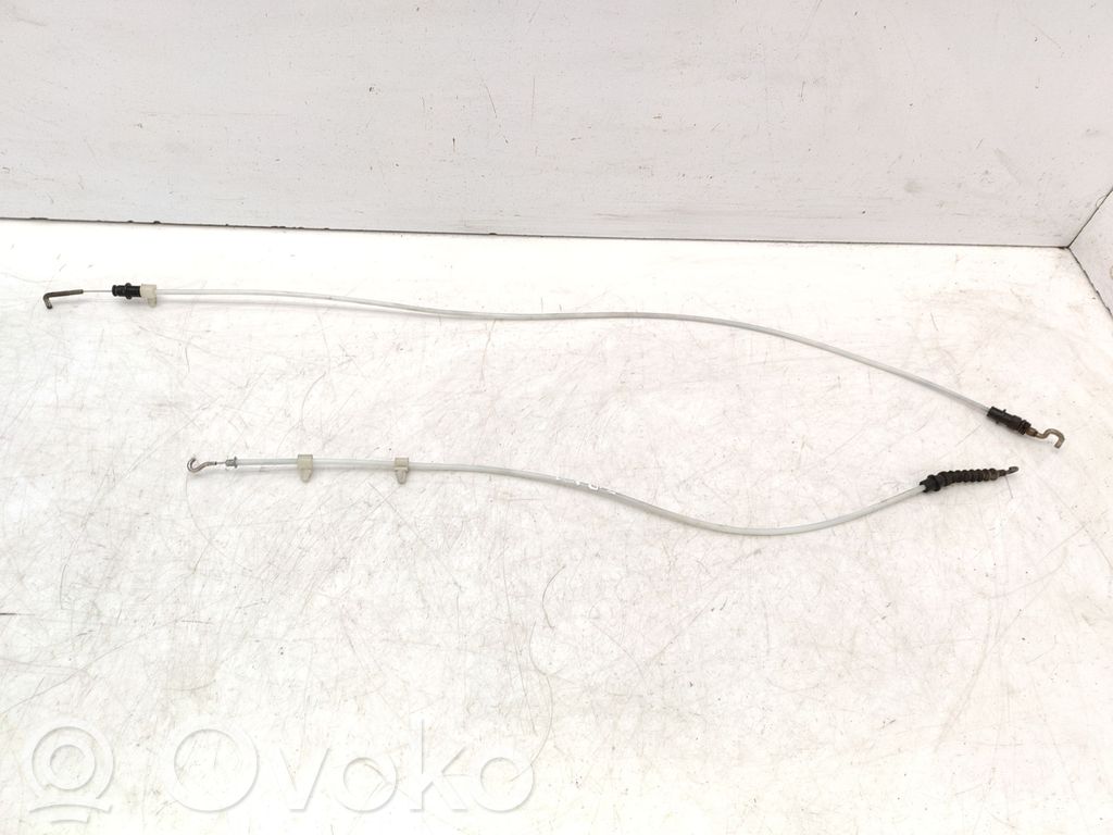 Línea de cable de puerta trasera