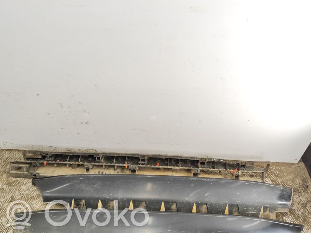 BMW X3 E83 Sill 