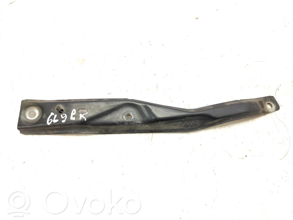 Citroen C3 Pluriel Fender mounting bracket 
