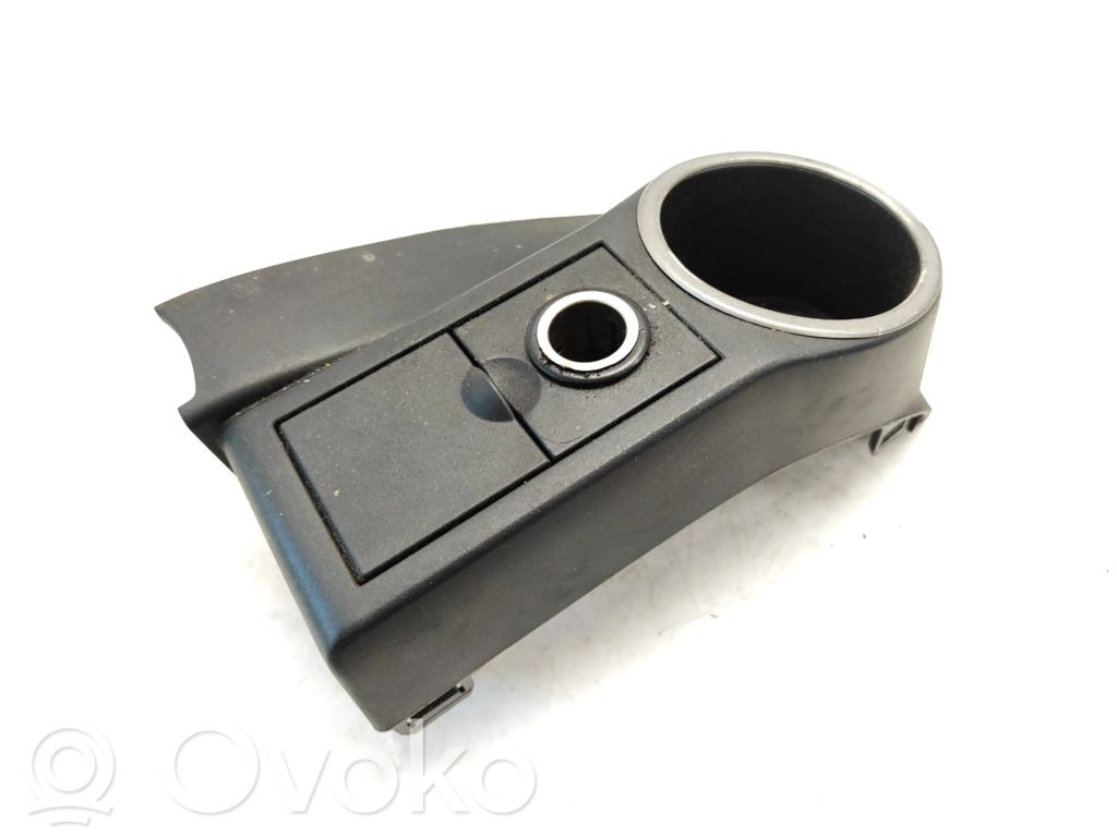 Mazda 2 Cup holder front 