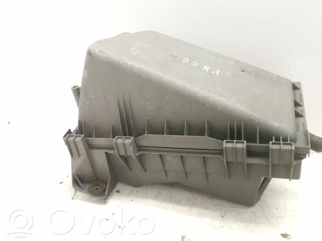 Volkswagen Golf IV Air filter box 