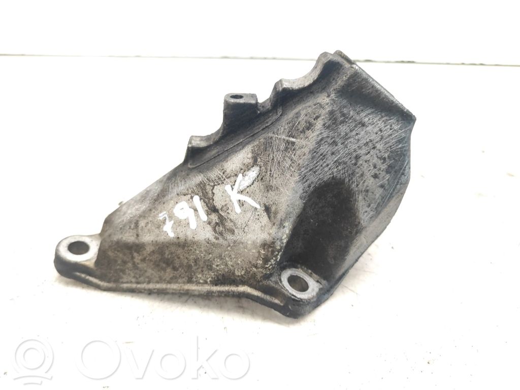 Audi A8 S8 D2 4D Engine mounting bracket 