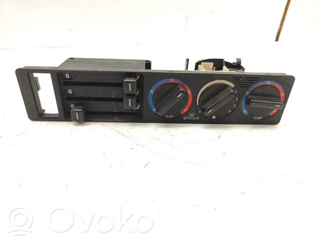 BMW 5 E34 Climate control unit 