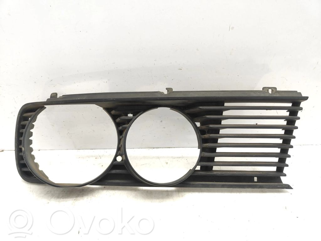 BMW 5 E28 Front bumper upper radiator grill 
