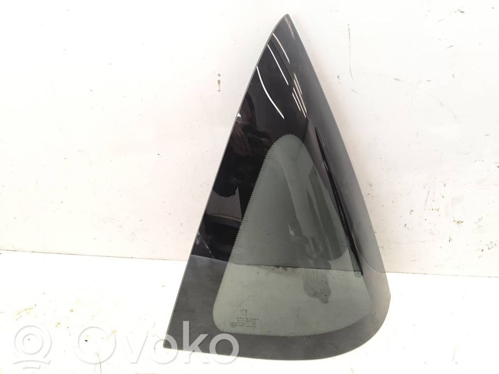 Peugeot 1007 Vidrio lateral trasero 