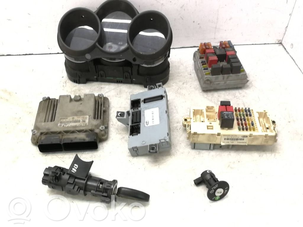 Alfa Romeo GT Engine ECU kit and lock set 