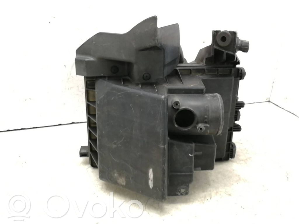 Mazda 5 Air filter box 