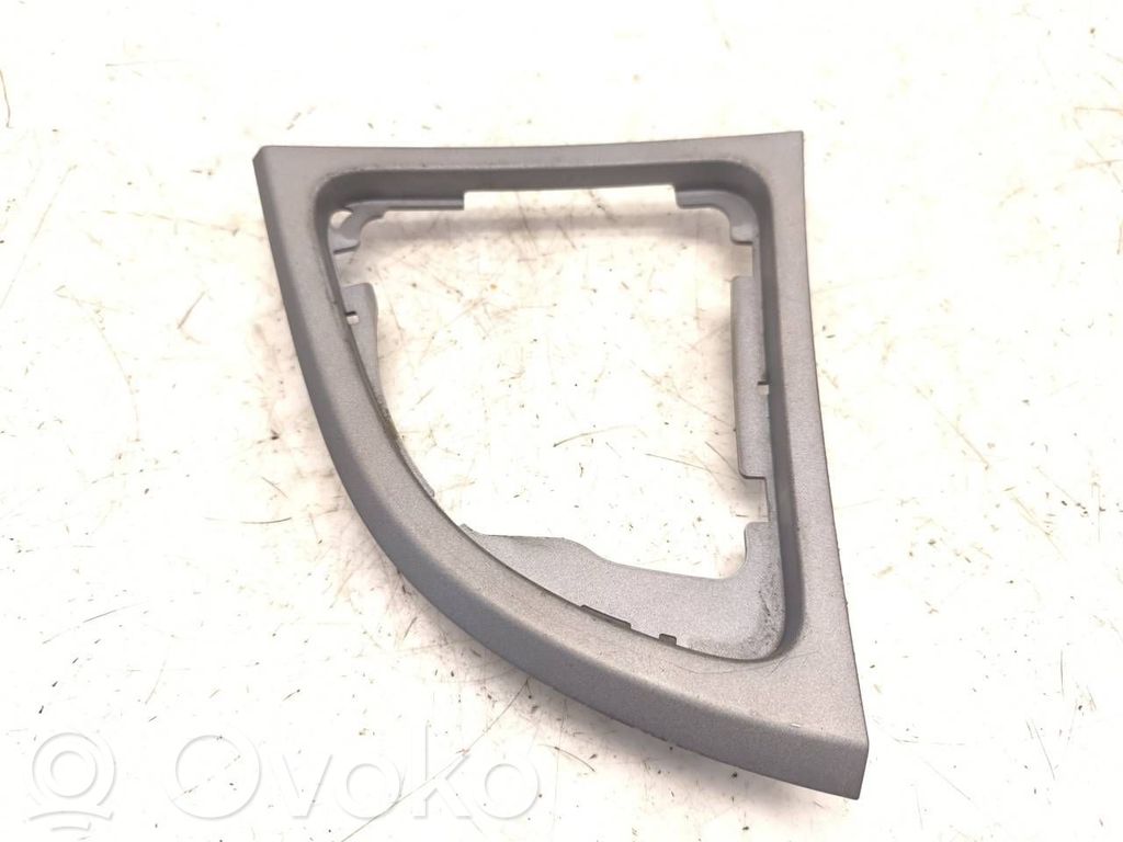 Contour de levier de vitesses   7129143