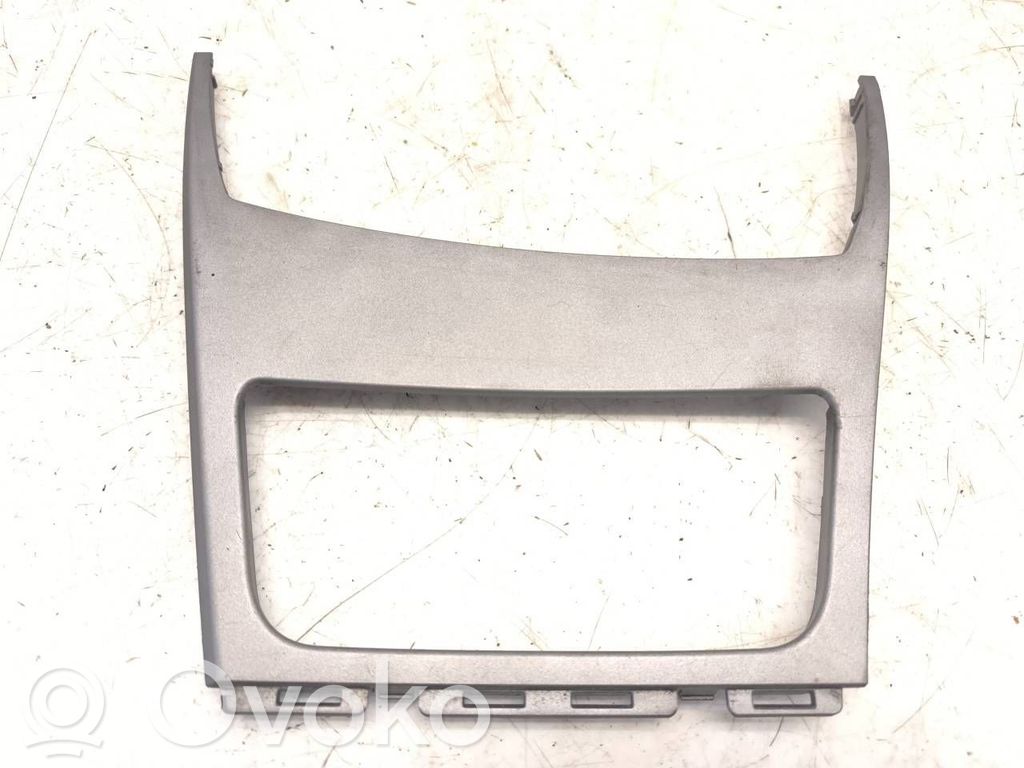Moldura de la guantera   7129141