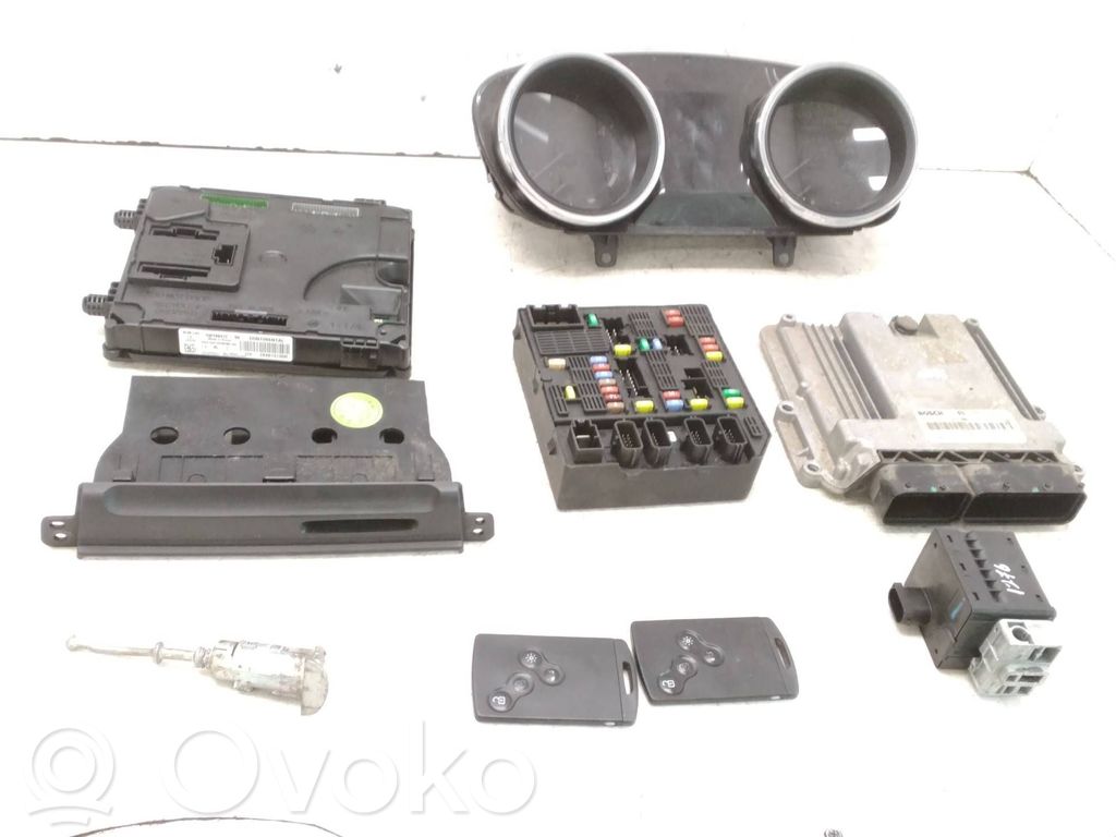 Renault Latitude (L70) Engine ECU kit and lock set 