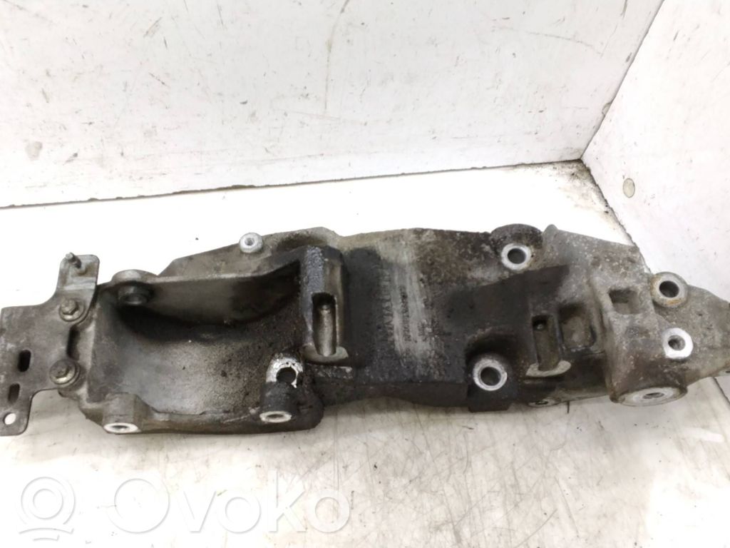 Renault Laguna III Mocowanie alternatora