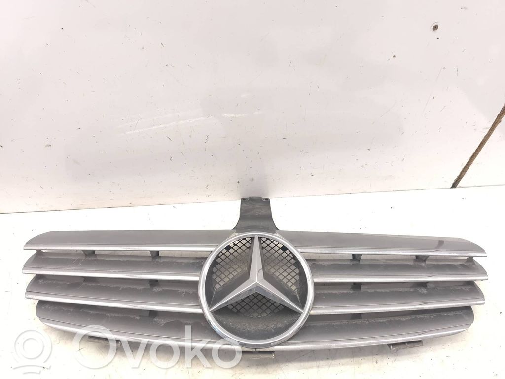 Mercedes-Benz CLK A209 C209 Grilă radiator față 