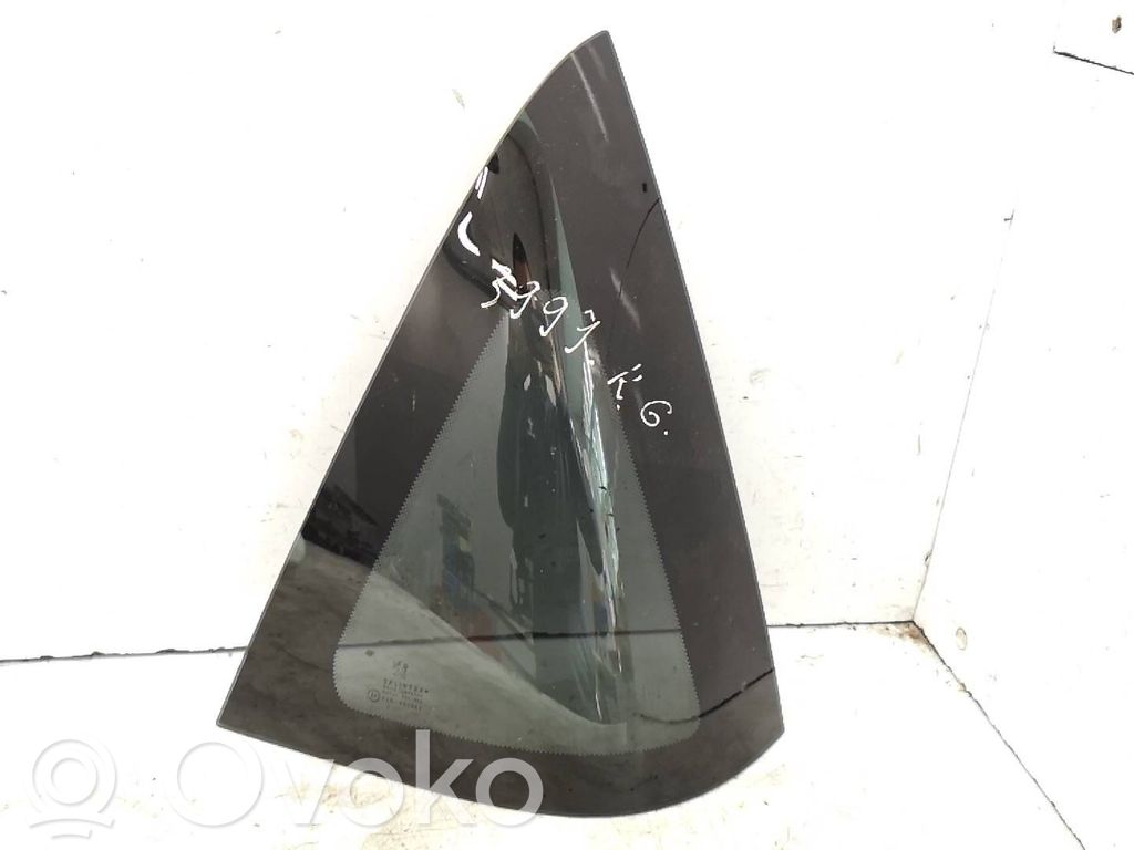 Peugeot 1007 Vidrio lateral trasero 