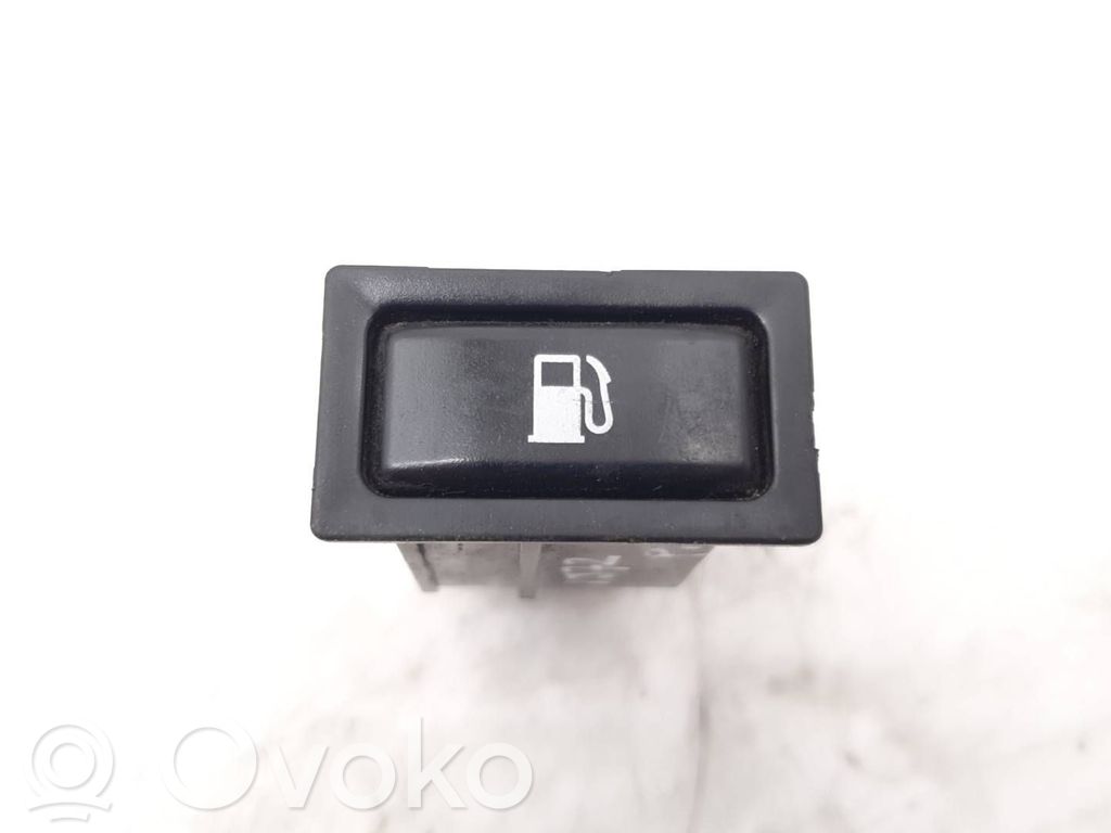 Toyota Avensis T250 Schalter Tankdeckel Tankklappe Tankentriegelung 