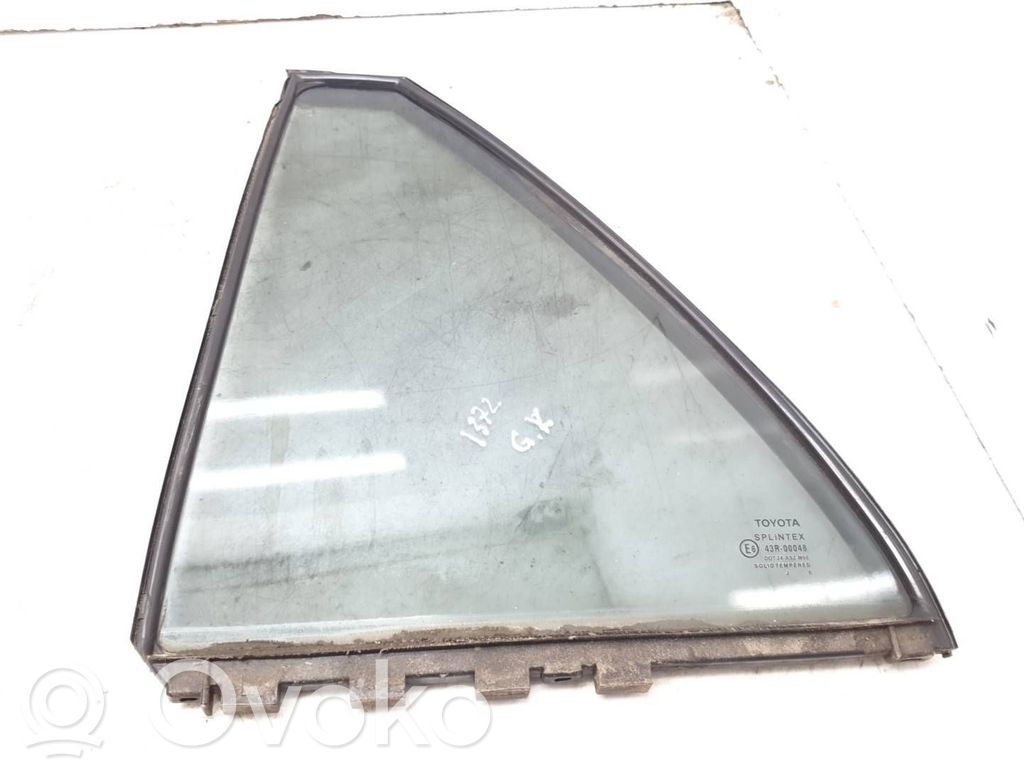 Toyota Avensis T250 Ventanilla de ventilación de la puerta trasera