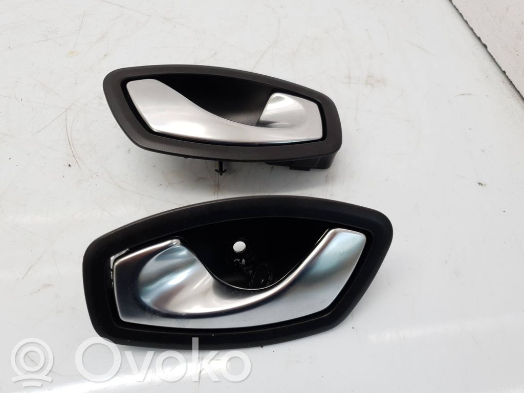 Renault Clio IV Rivestimento della maniglia interna per portiera posteriore
