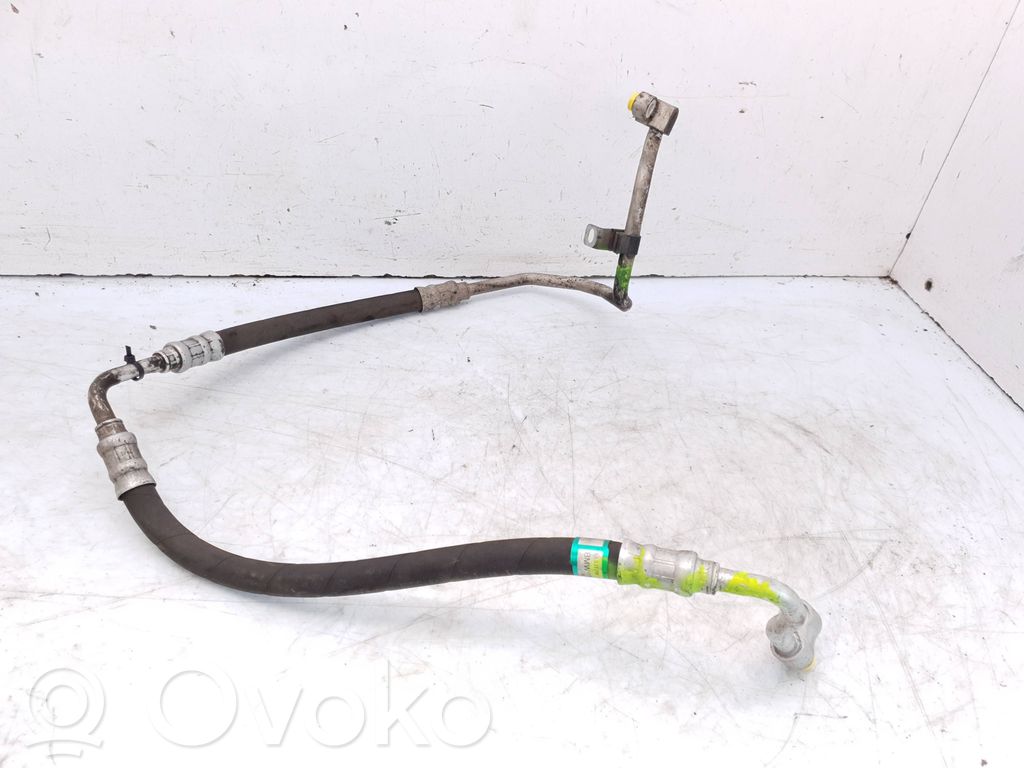 BMW 3 E92 E93 Ilmastointilaitteen putki (A/C) 