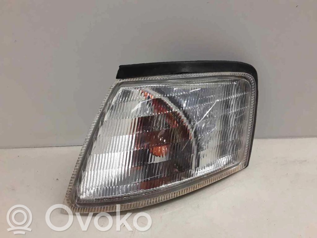 Nissan Primera Front indicator light 