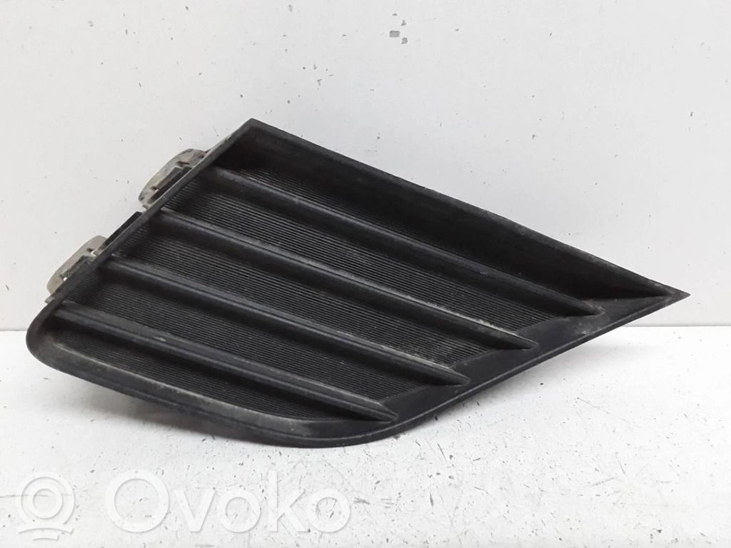 Toyota Avensis T270 Griglia anteriore 