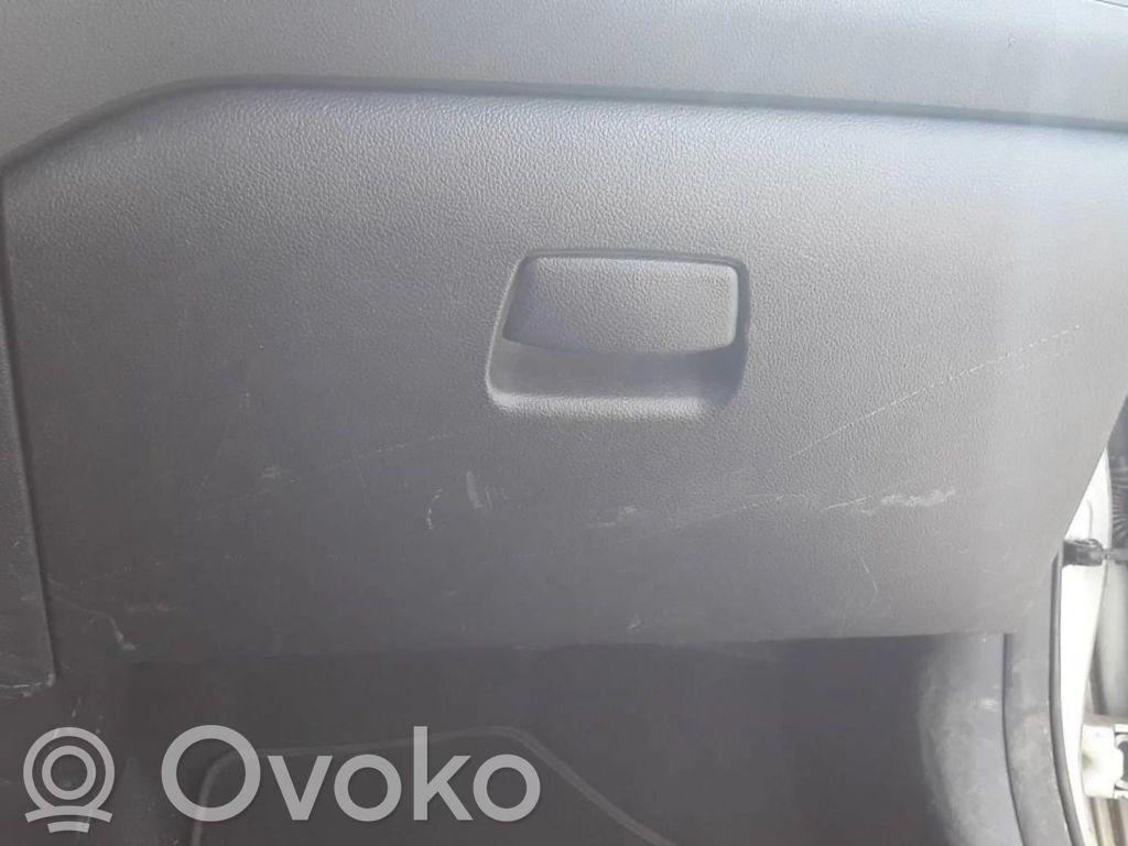 KIA Rio Daiktadėžė 