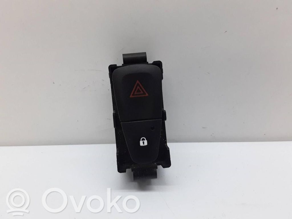 Hazard light switch   E3160601