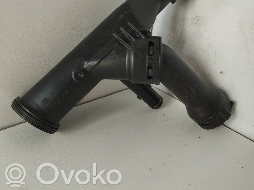 Audi A5 8T 8F Termostat / Obudowa termostatu 