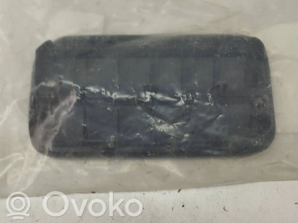 Opel Antara Kratka wentylacyjna pod zderzakiem tylnym 