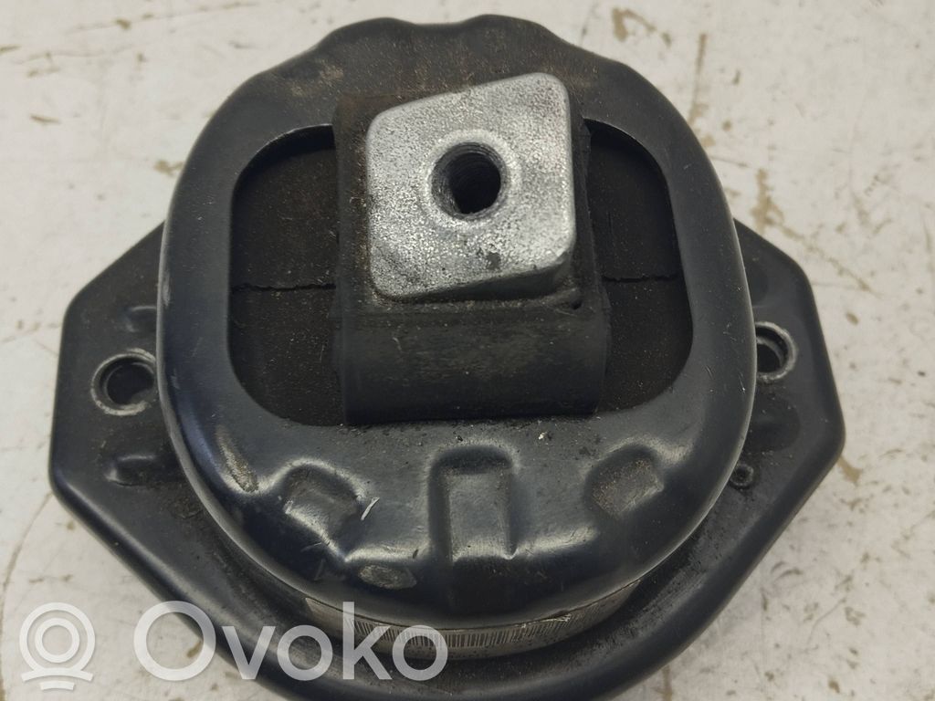 Engine mount bracket   6771917,31102005,6862351