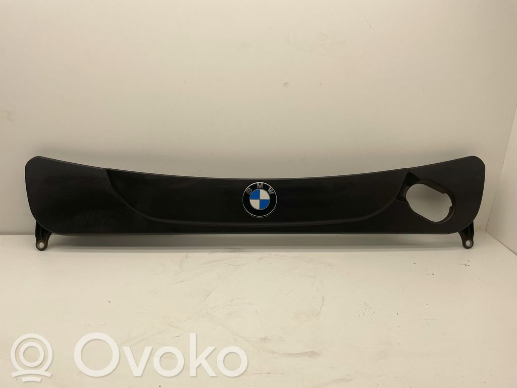BMW 5 E60 E61 Engine cover (trim) 