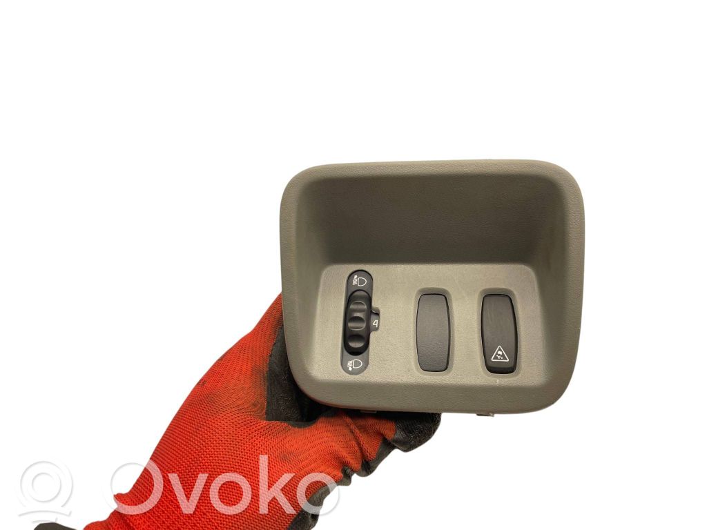 Renault Trafic II (X83) Headlight level height control switch 