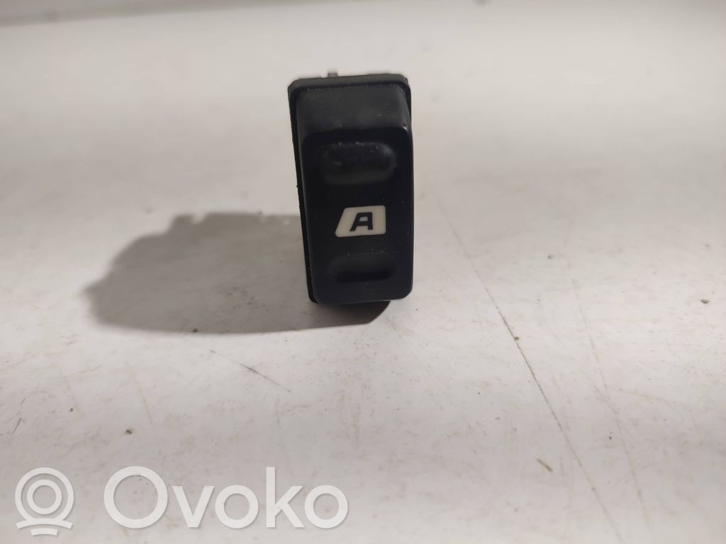 Citroen Xsara Picasso Electric window control switch 