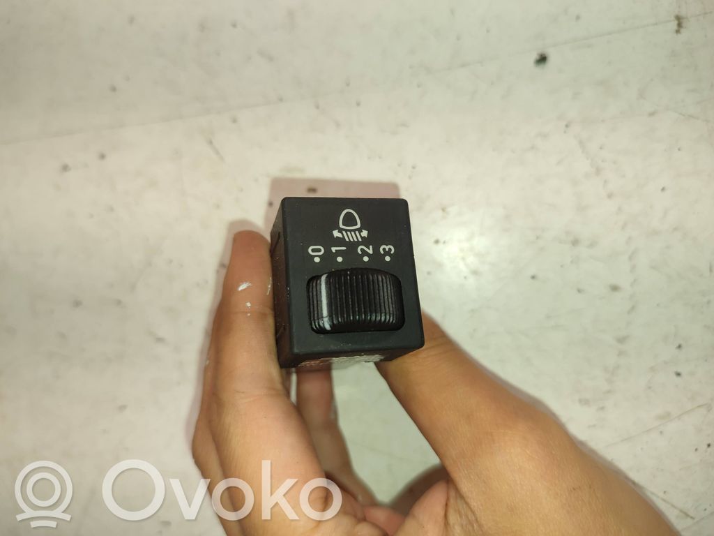 Headlight level height control switch   9527904,SWF501370