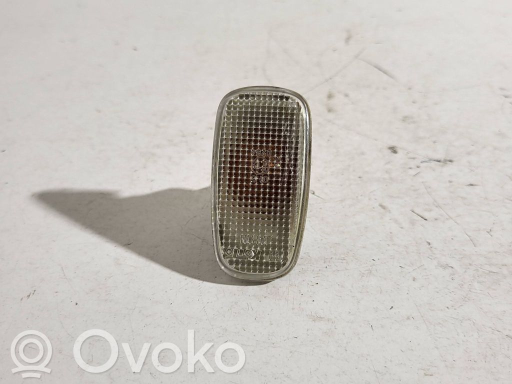 Toyota Yaris Front fender indicator light 
