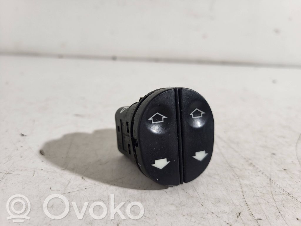 Ford Fiesta Electric window control switch 