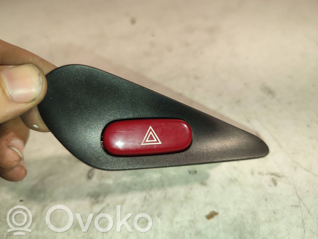 Peugeot 406 Hazard light switch 