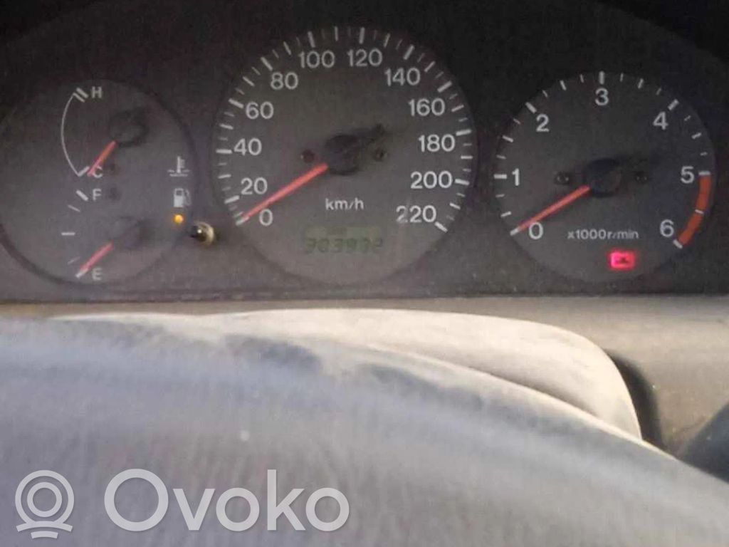 Mazda 323 Speedometer (instrument cluster) 