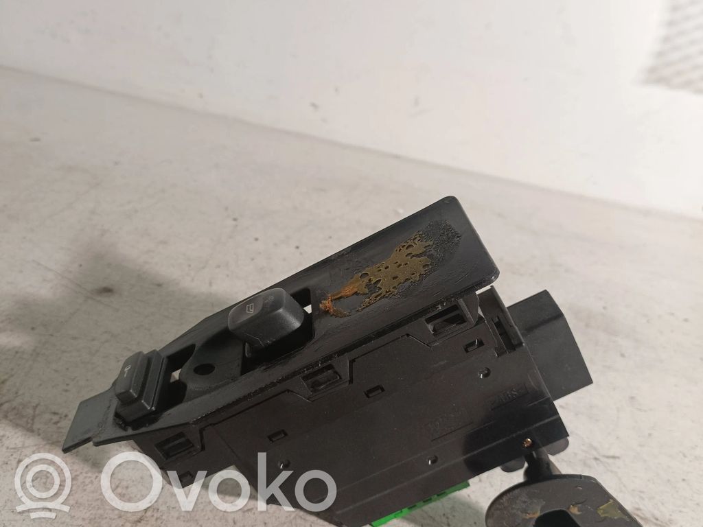 Electric window control switch   8673187,867314E