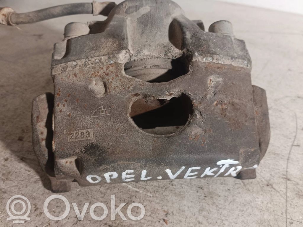 Opel Vectra B Zacisk hamulcowy przedni 