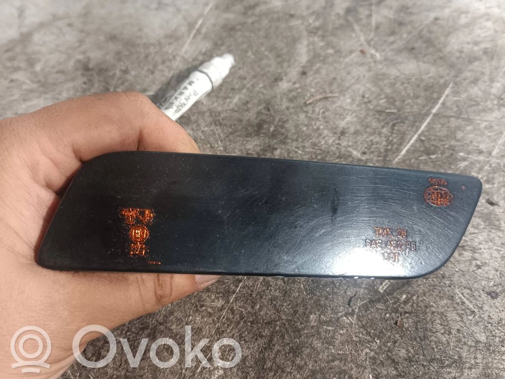 Volvo S80 Front fender indicator light 