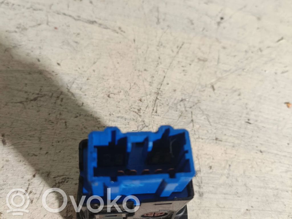 Hazard light switch