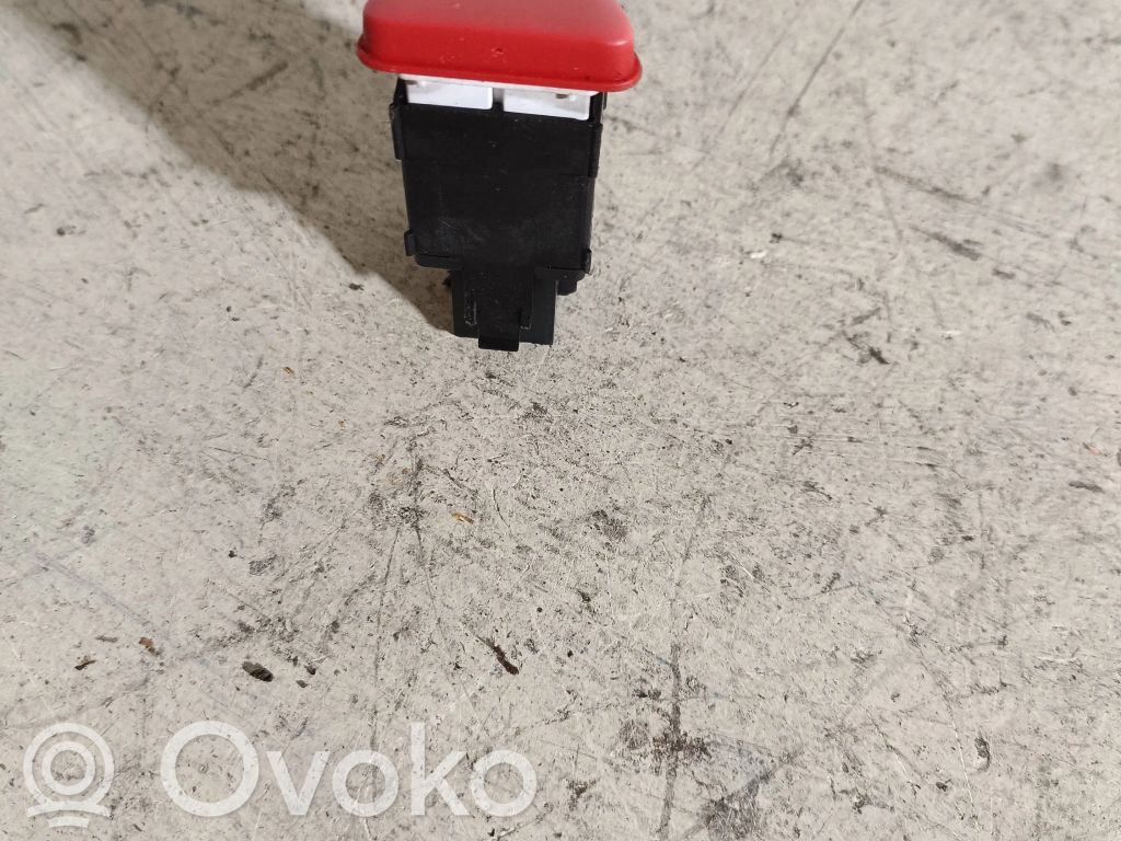 Skoda Fabia Mk1 (6Y) Avarinių žibintų jungtukas 