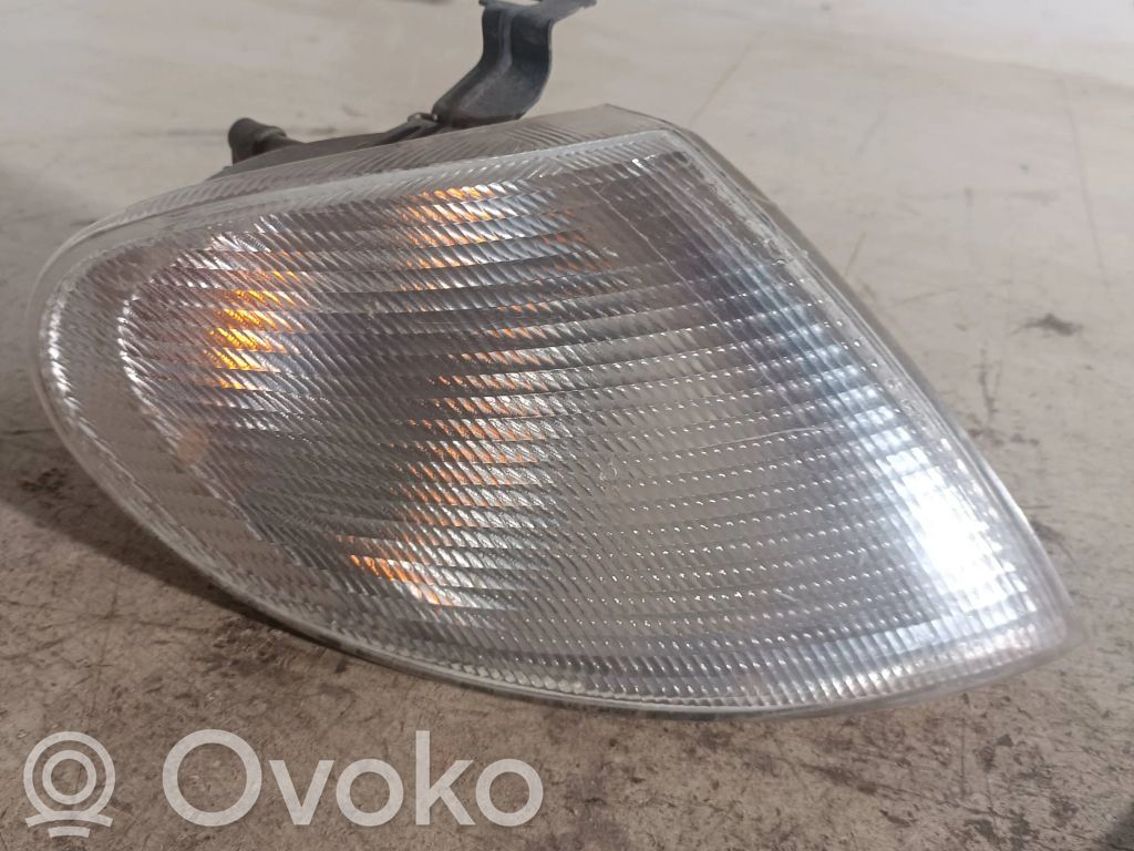 Ford Galaxy Front indicator light 