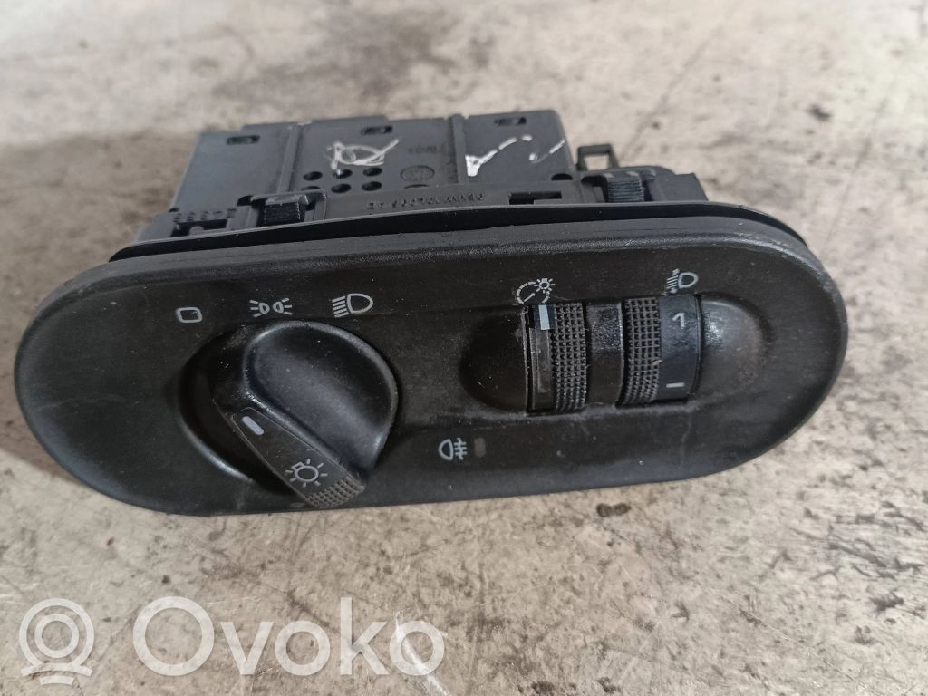 Light switch   7M1941531D,95VW13K196AB,98504051506