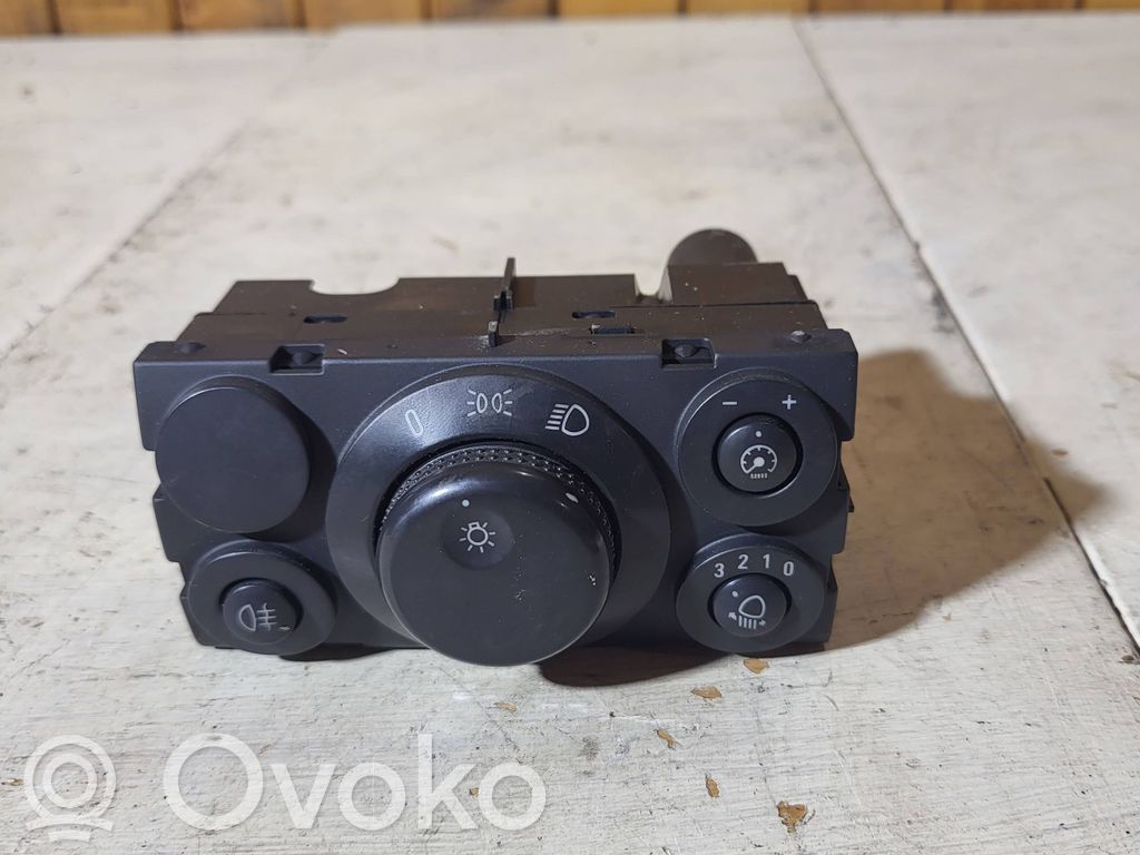 Opel Astra H Šviesų jungtukas 
