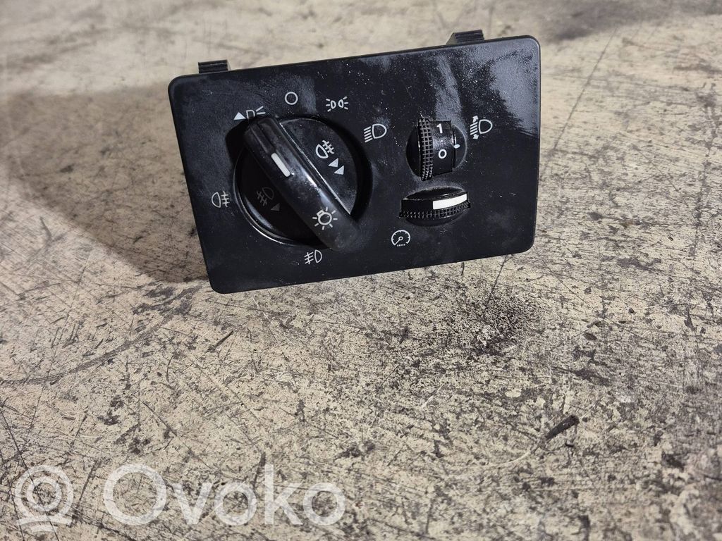 Ford C-MAX I Light switch 