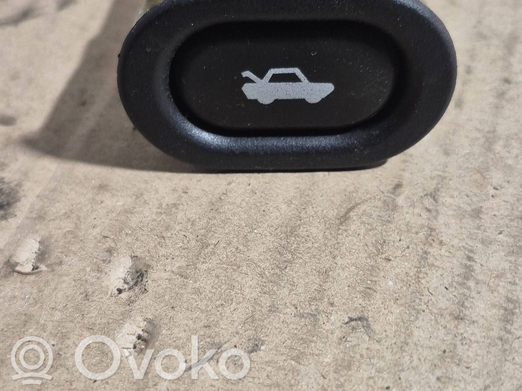 Saab 900 Tailgate opening switch 